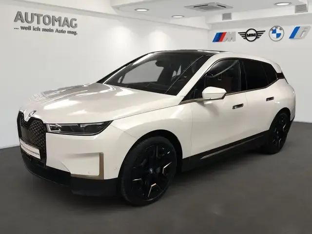 BMW iX