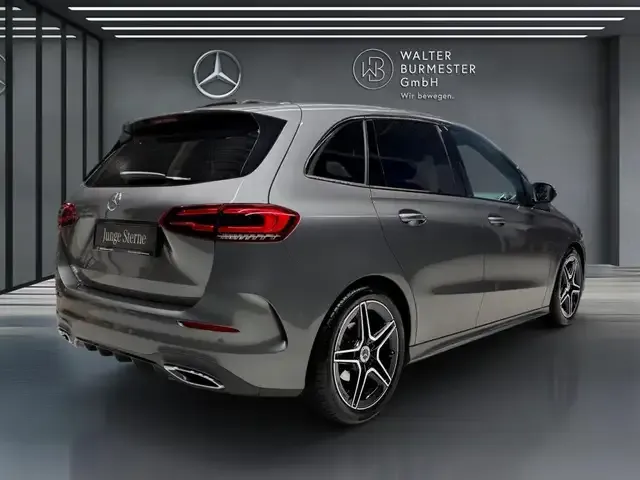 Mercedes-Benz B 180