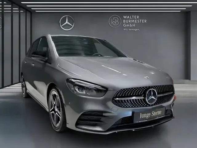 Mercedes-Benz B 180