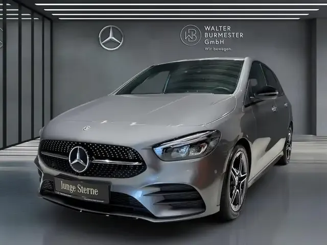 Mercedes-Benz B 180