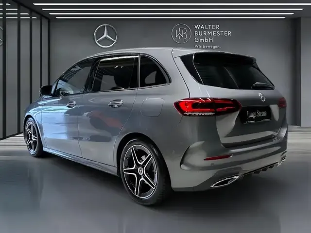 Mercedes-Benz B 180