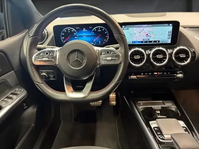 Mercedes-Benz B 180