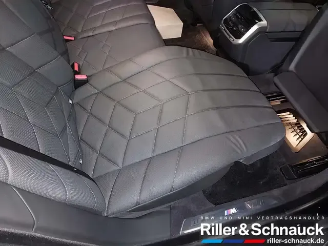 BMW 750