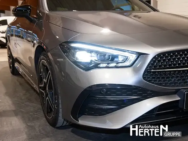 Mercedes-Benz CLA 200