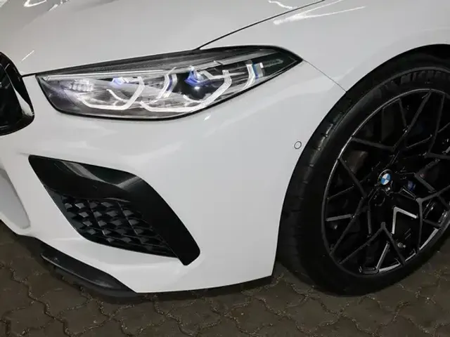 BMW M8