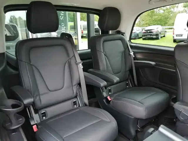 Mercedes-Benz V 220