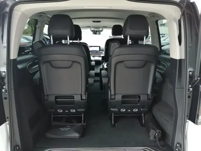 Mercedes-Benz V 220