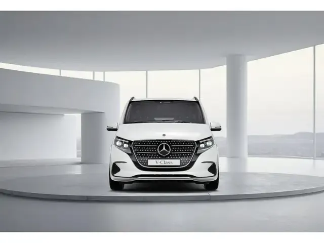 Mercedes-Benz V 220