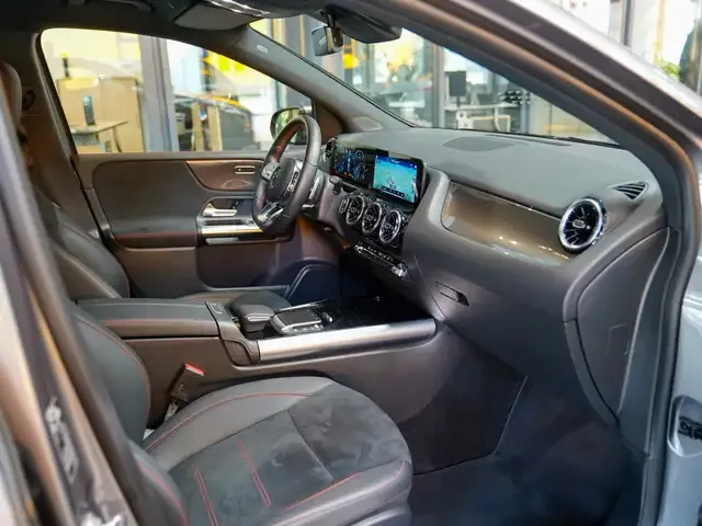 Mercedes-Benz B 220