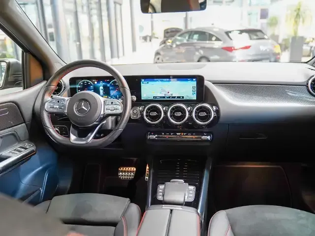 Mercedes-Benz B 220