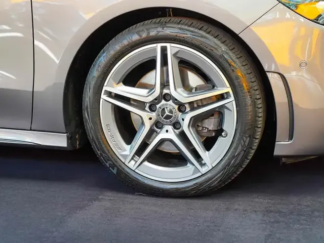 Mercedes-Benz B 220