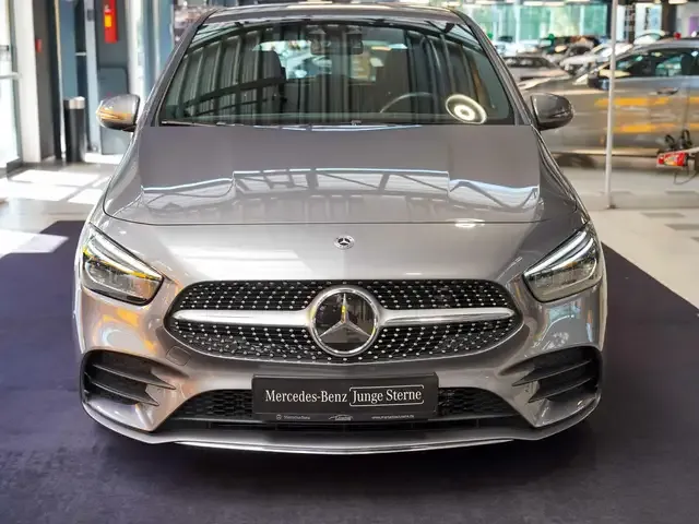 Mercedes-Benz B 220
