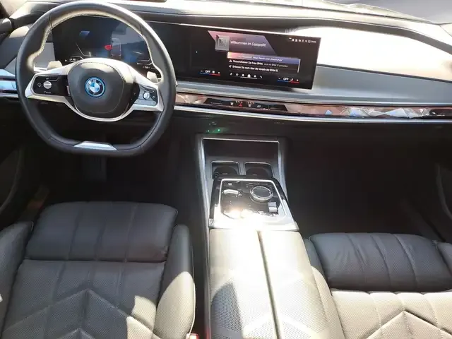 BMW 750