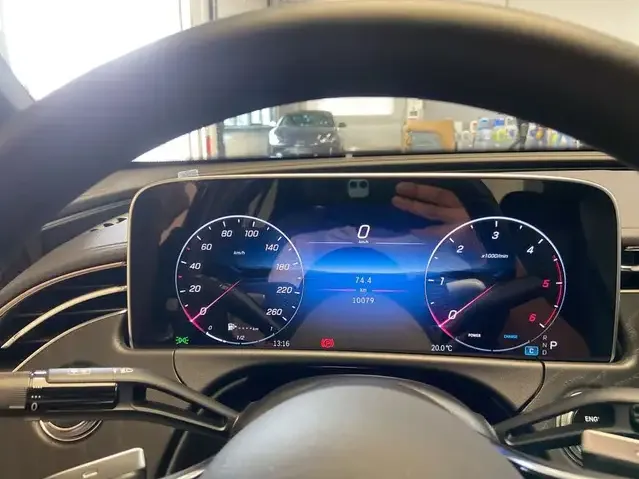Mercedes-Benz E 220