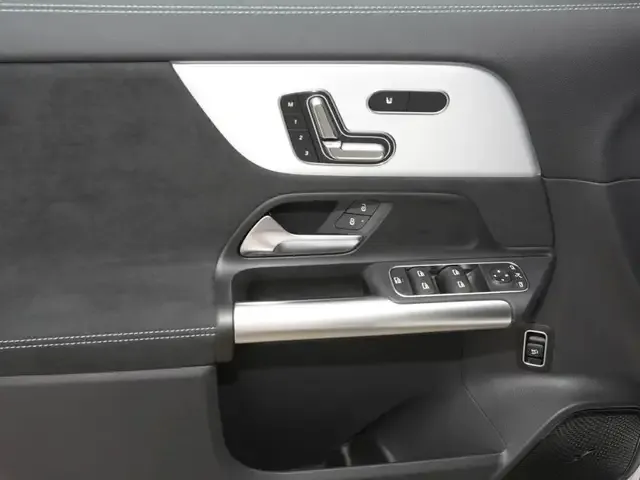 Mercedes-Benz GLA 220