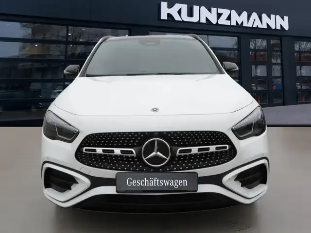 Mercedes-Benz GLA 220