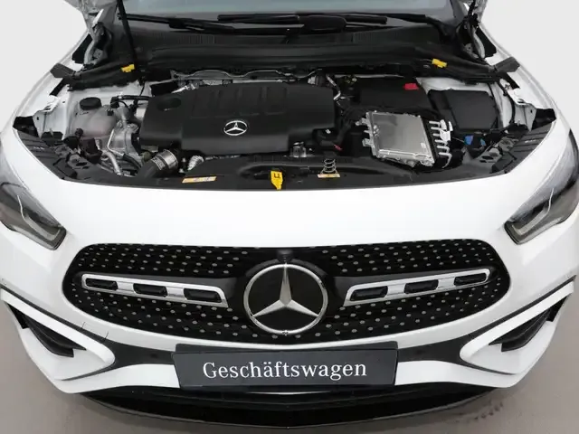 Mercedes-Benz GLA 220