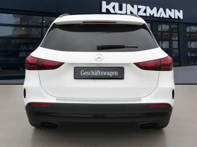 Mercedes-Benz GLA 220