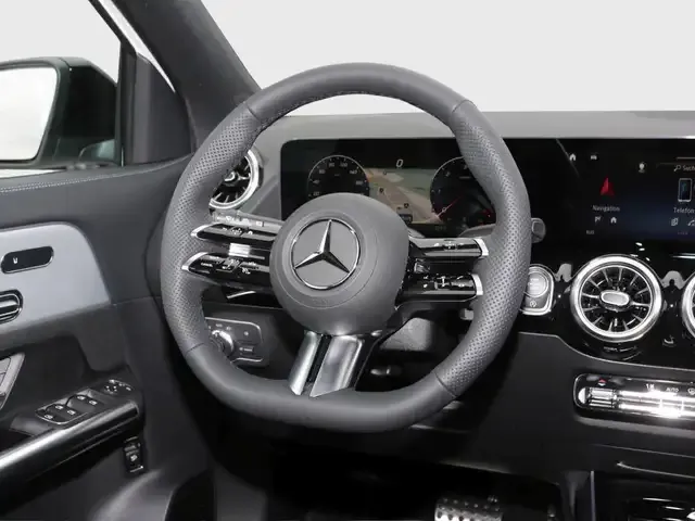 Mercedes-Benz GLA 220