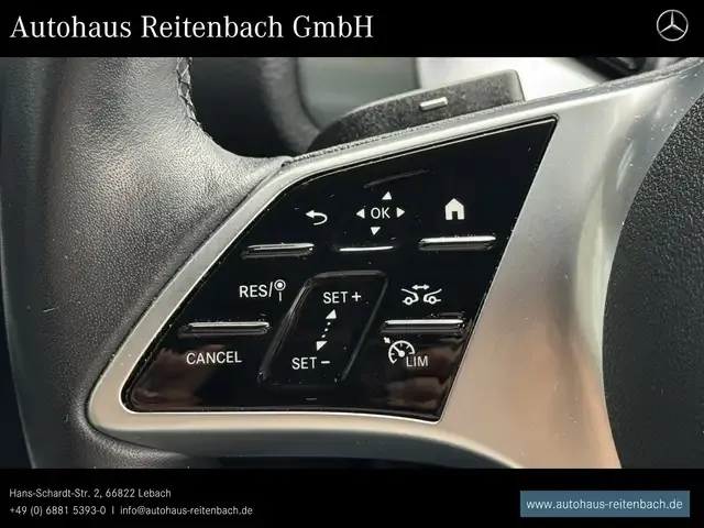 Mercedes-Benz GLB 180