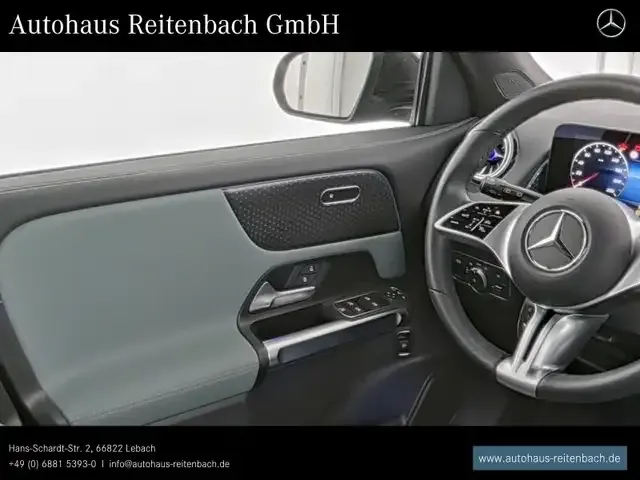 Mercedes-Benz GLB 180