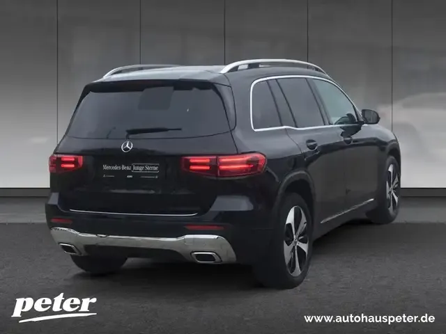 Mercedes-Benz GLB 220