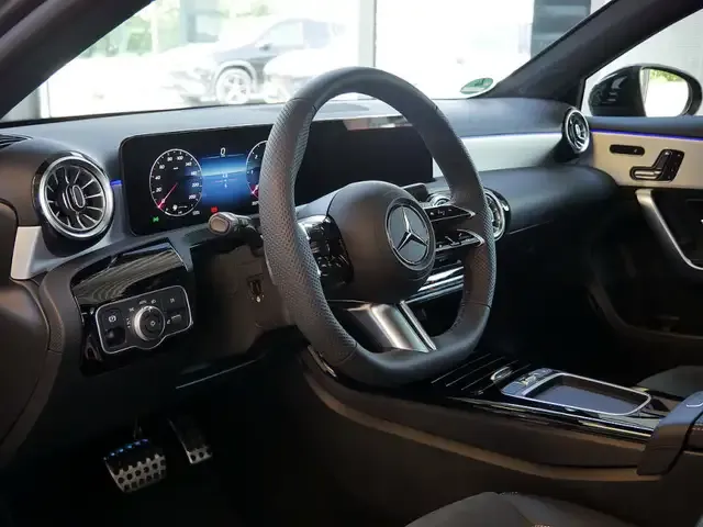 Mercedes-Benz A 220