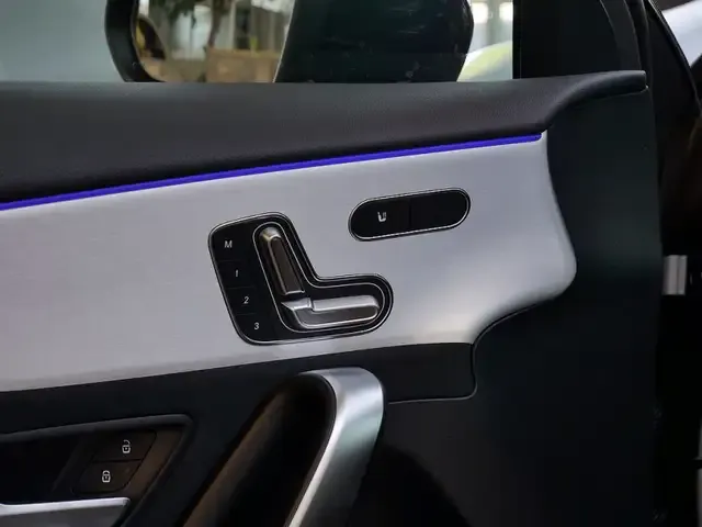 Mercedes-Benz A 220