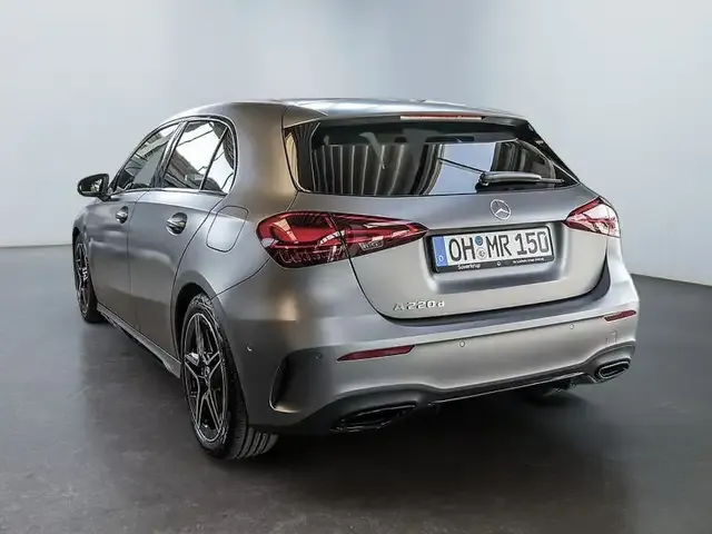 Mercedes-Benz A 220
