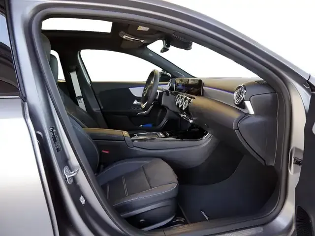 Mercedes-Benz A 220