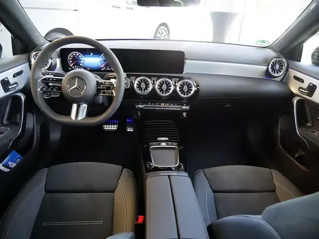 Mercedes-Benz A 220