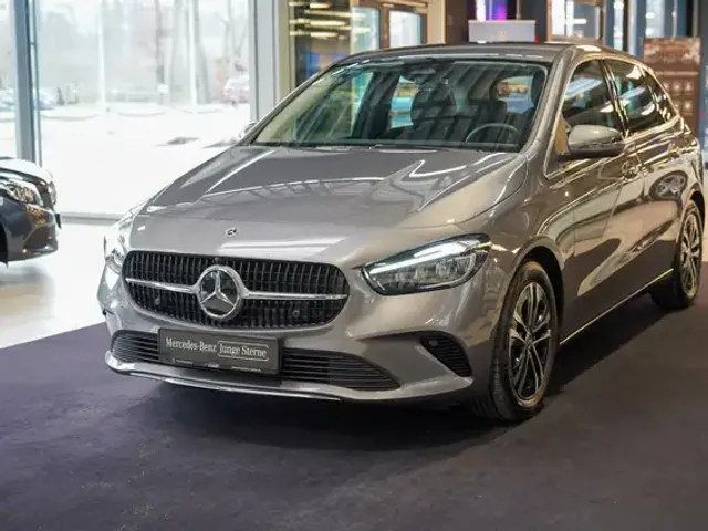 Mercedes-Benz B 220