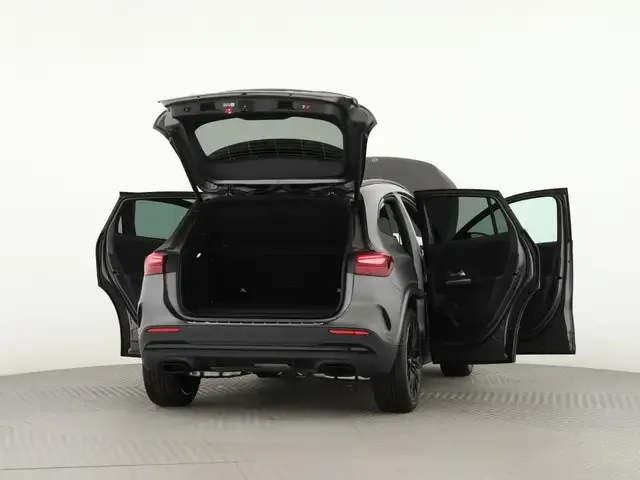 Mercedes-Benz GLA 220