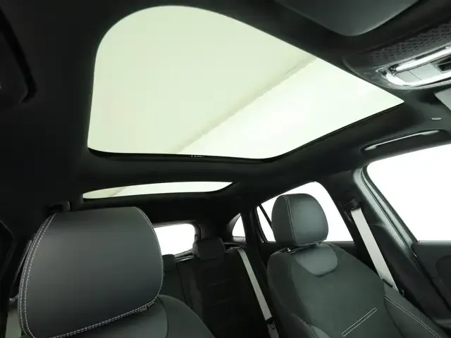 Mercedes-Benz GLA 220