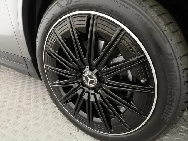 Mercedes-Benz GLA 220