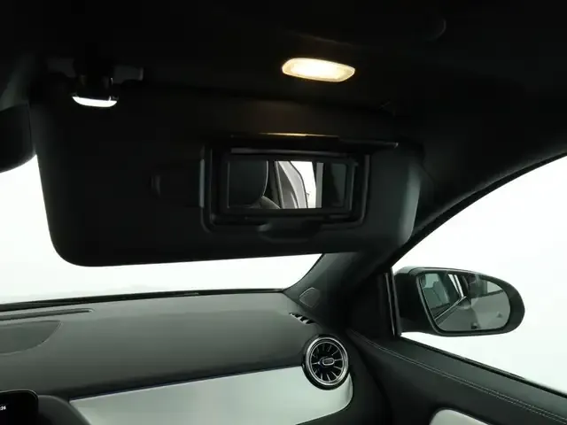 Mercedes-Benz GLA 220