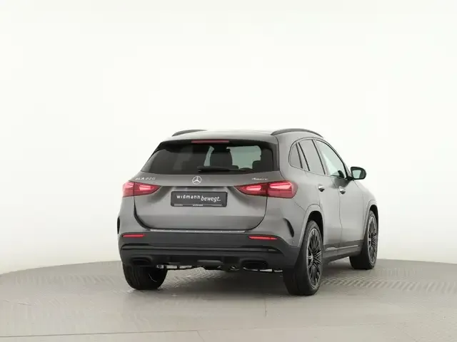 Mercedes-Benz GLA 220