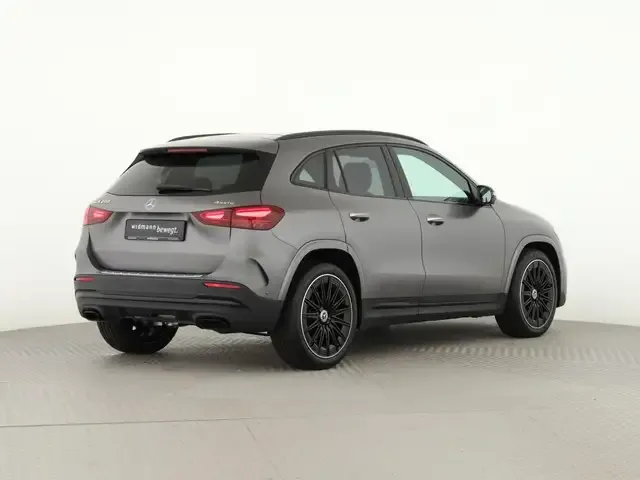 Mercedes-Benz GLA 220
