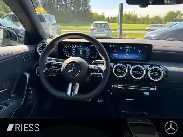 Mercedes-Benz CLA 180