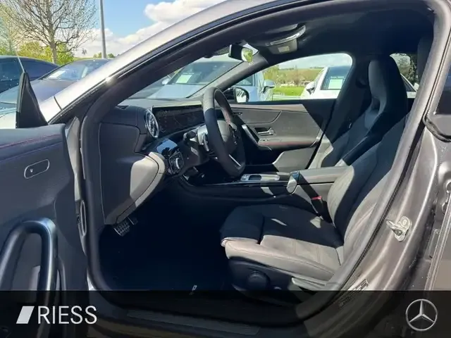 Mercedes-Benz CLA 180