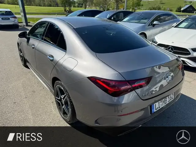 Mercedes-Benz CLA 180
