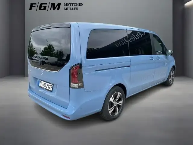Mercedes-Benz V 220