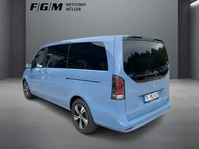 Mercedes-Benz V 220