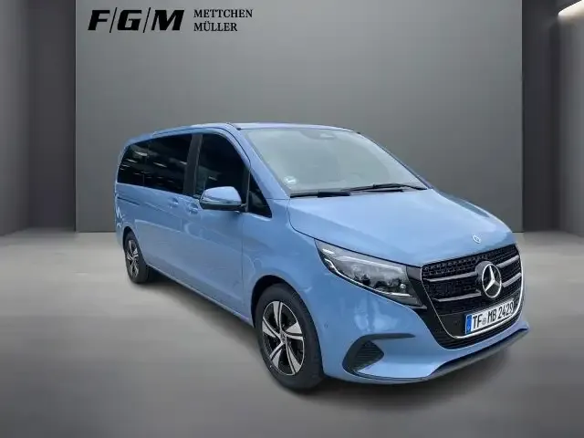 Mercedes-Benz V 220