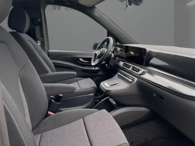 Mercedes-Benz V 220