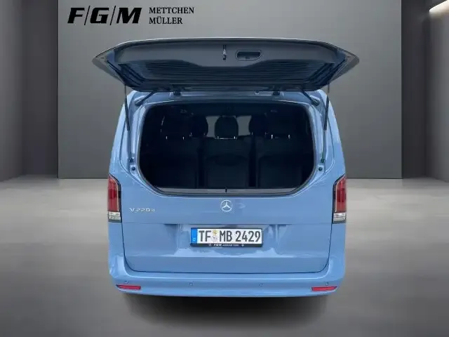 Mercedes-Benz V 220