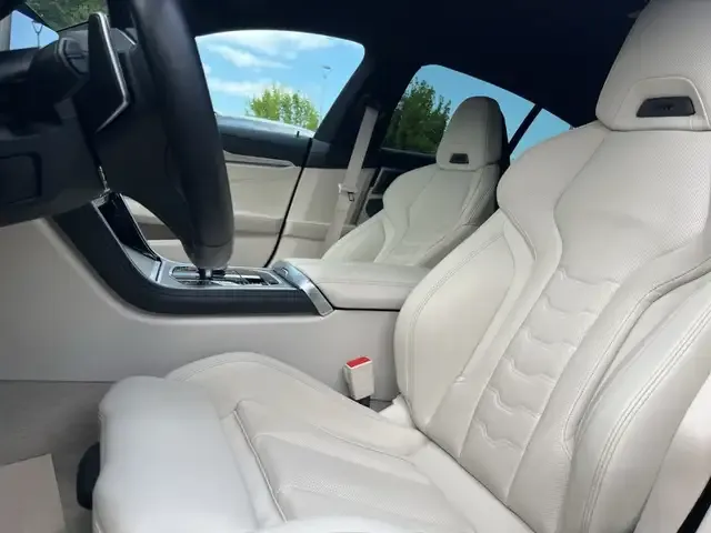 BMW 840