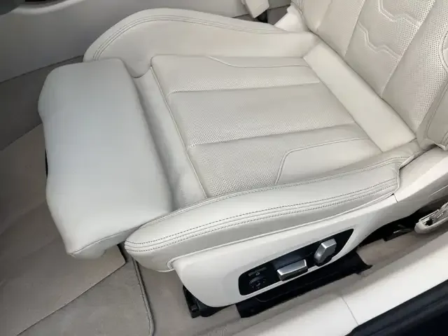 BMW 840