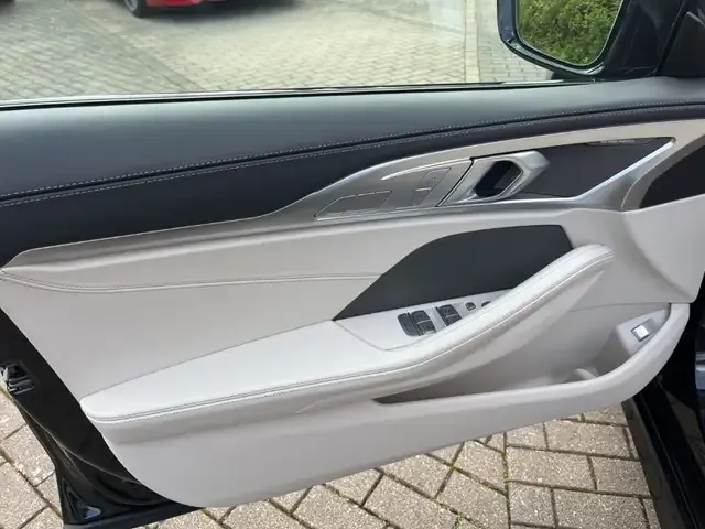 BMW 840