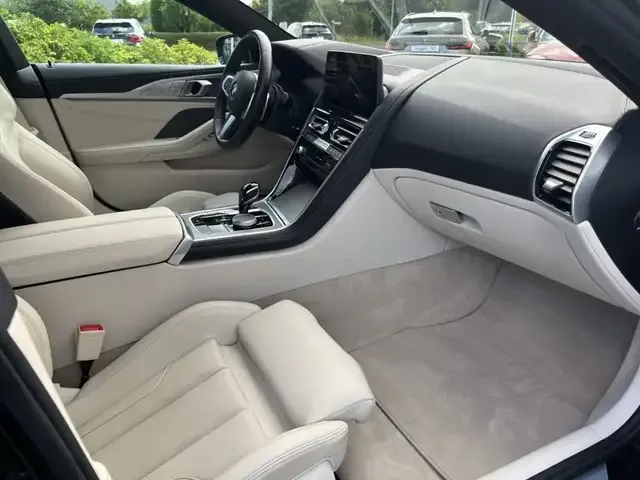 BMW 840
